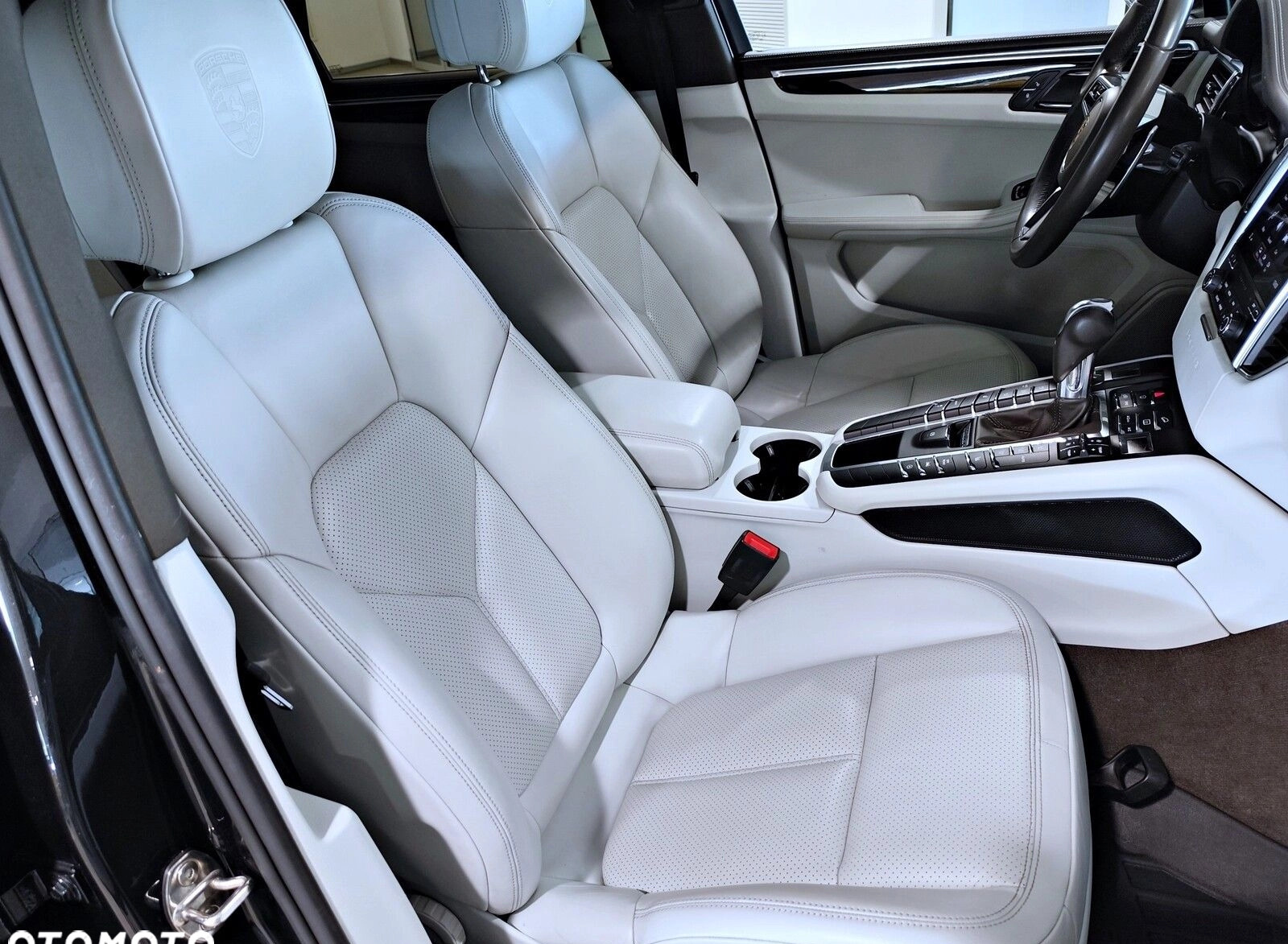 Porsche Macan cena 167900 przebieg: 138000, rok produkcji 2016 z Przedecz małe 562